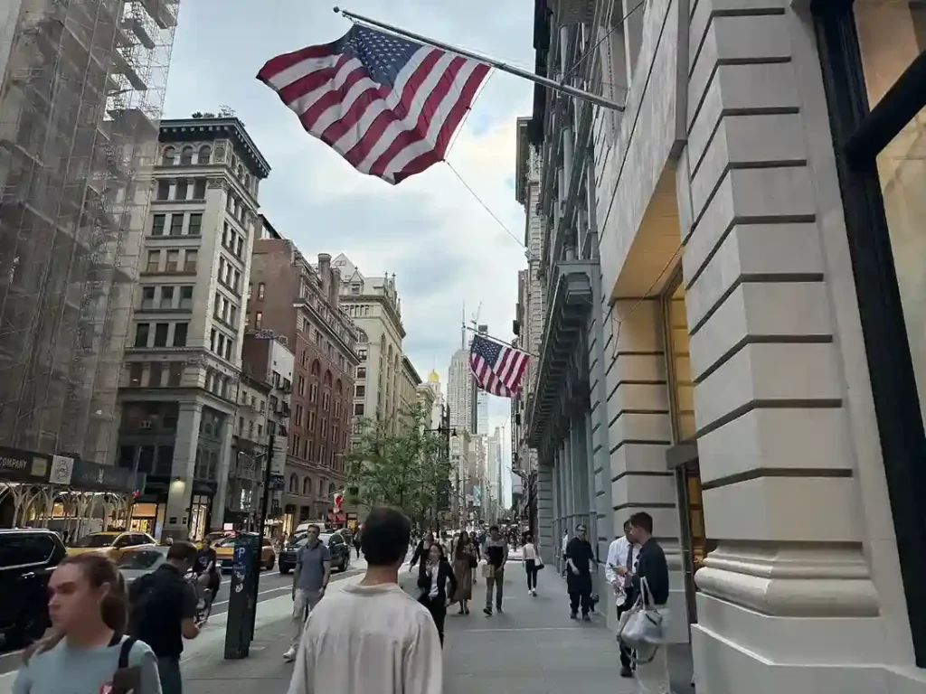 We love walking on 5th avenue for flatiron district shopping.