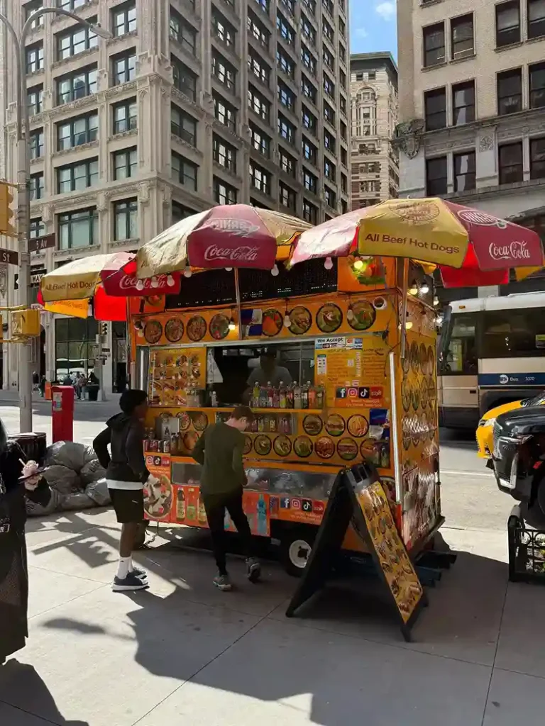 New York City Weather in August: Street food vendors are the best in the summer.