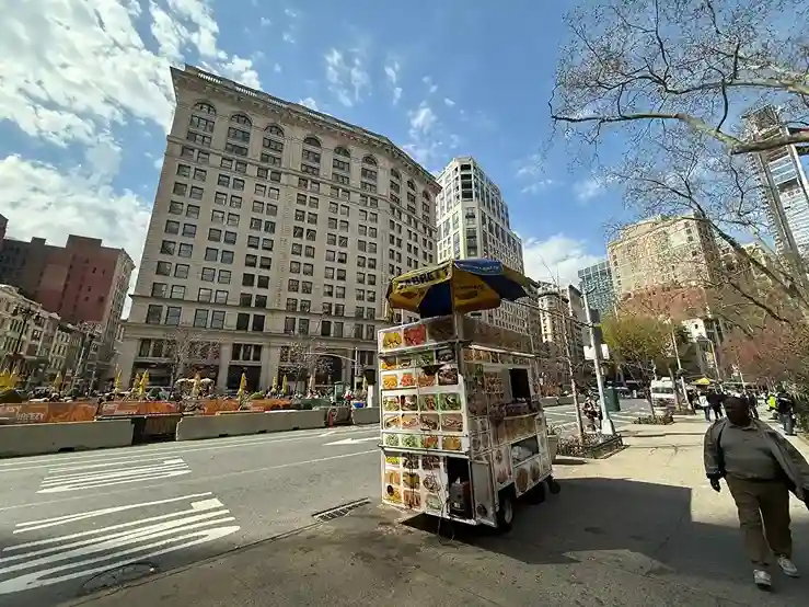 New York City Weather in December: I took this photo of the food cart facing Eataly in the Flatiron District.