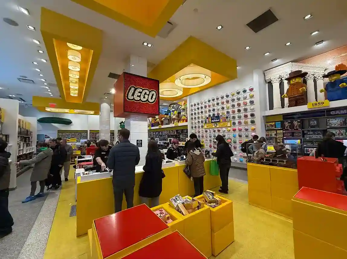 Lego Store NYC: Best lego shopping right in the Flatiron District